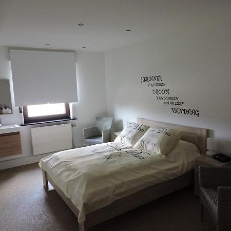 B&B Carpe Diem # Texel Maaseik Eksteriør bilde